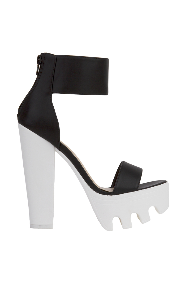 Akira Lug Sole Platform Heeled Sandals Black/white in