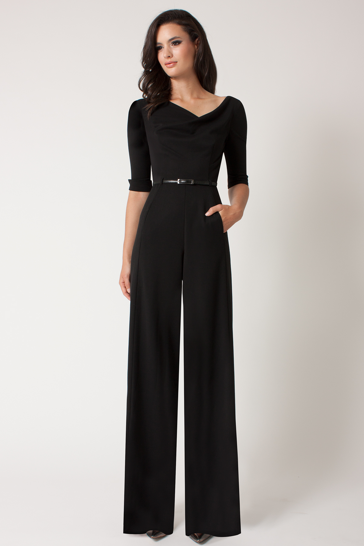 Elegant Jumpsuits Opt for a black jumpsuit with sleeves for more coverage. We love black long sleeve jumpsuits for women who want to keep it simple and chic. We’ve got every style of one piece jumpsuit for women who want to ease into the trend. Destination: Denim Jumpsuits!