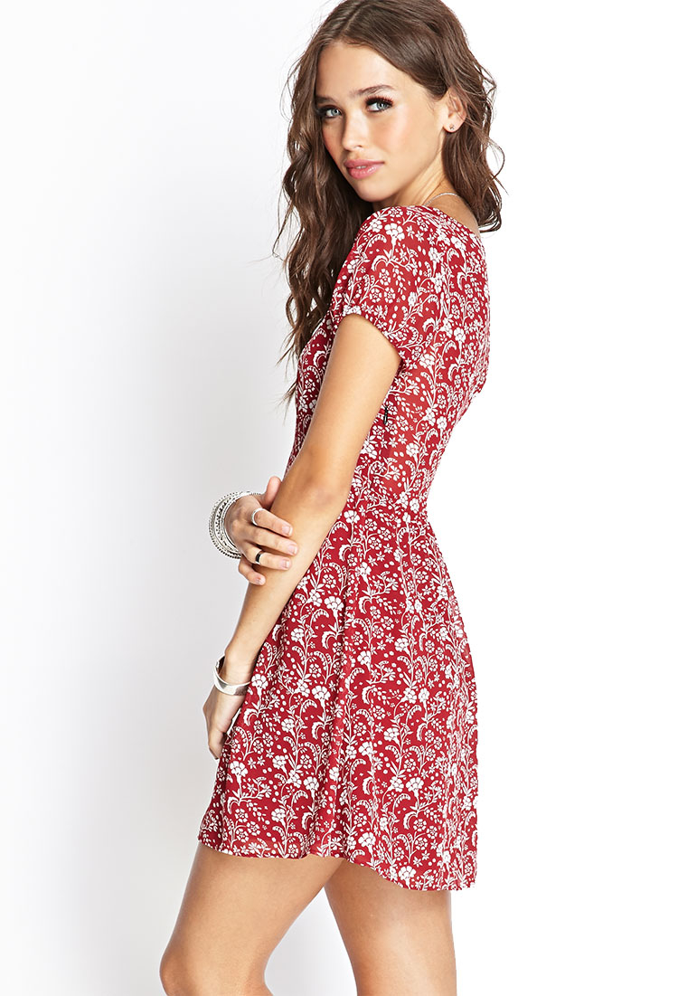 Forever 21 Crepe Woven Floral Dress in 