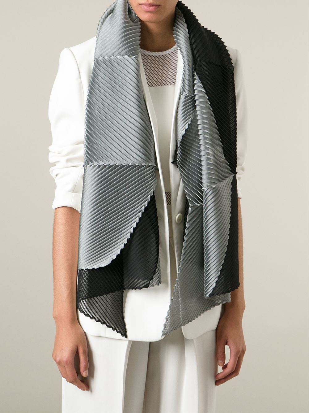 Issey Miyake Cauliflower Pleated Scarf in Gray | Lyst