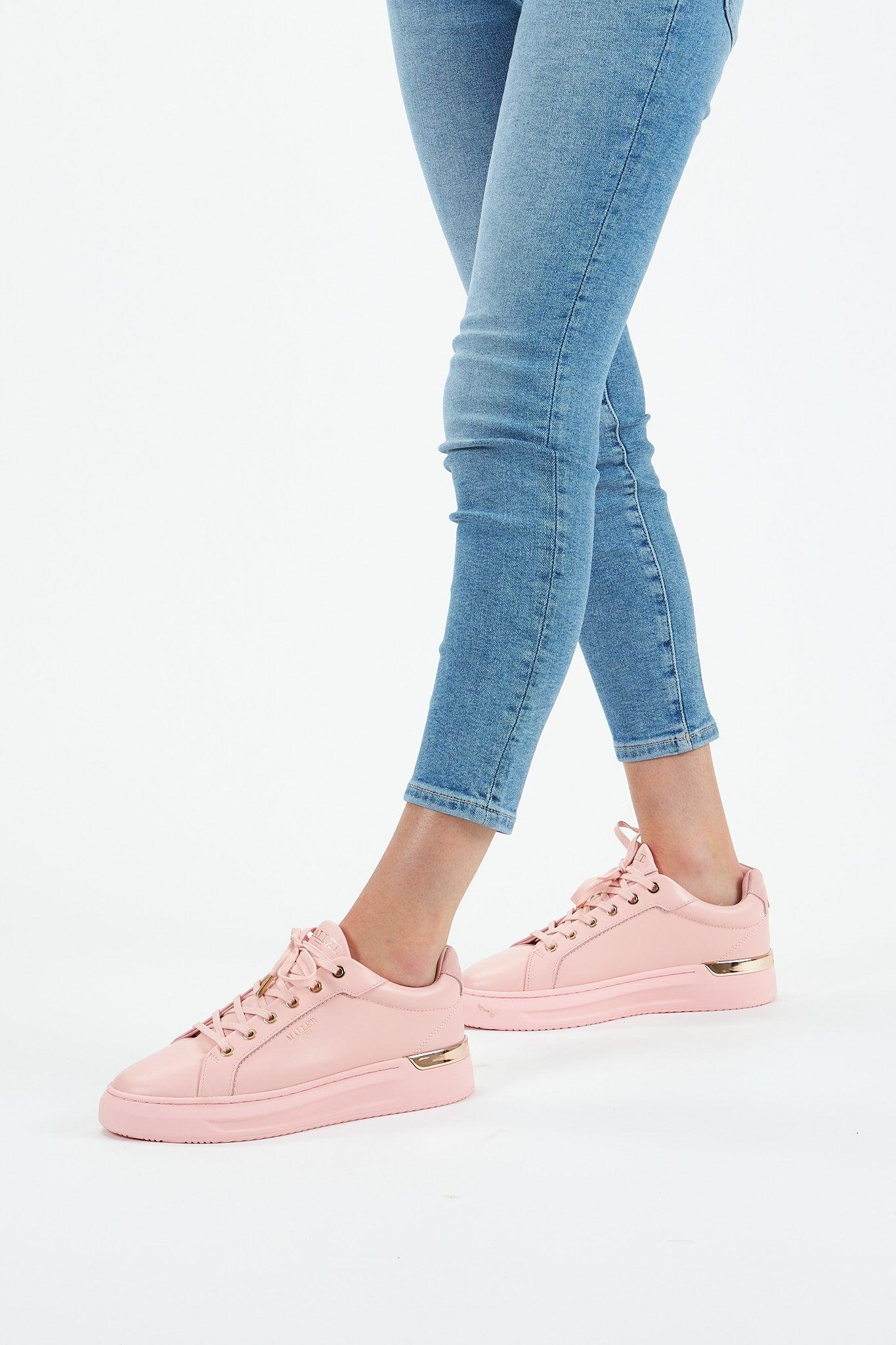 mallet low trainers white and pink