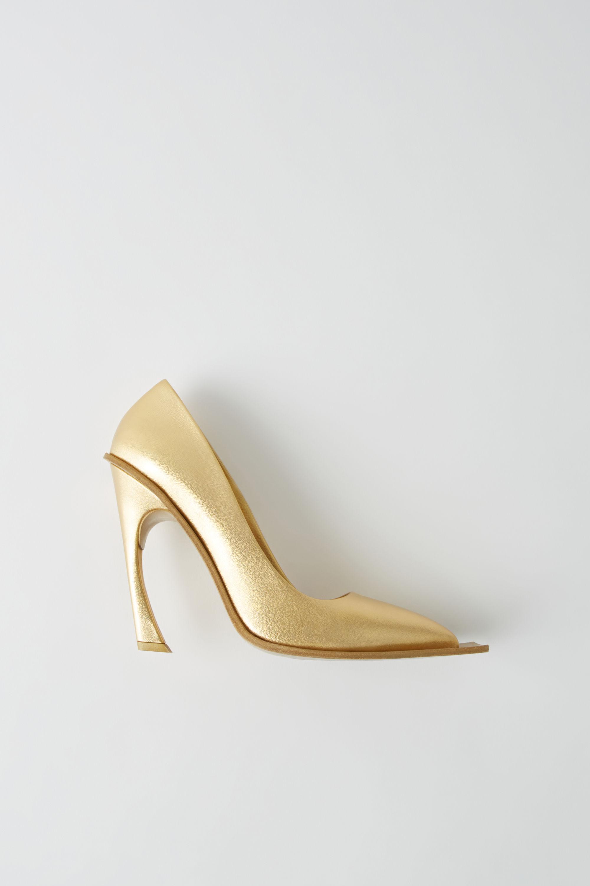 Gold Pointed Toe Pumps in Metallic 