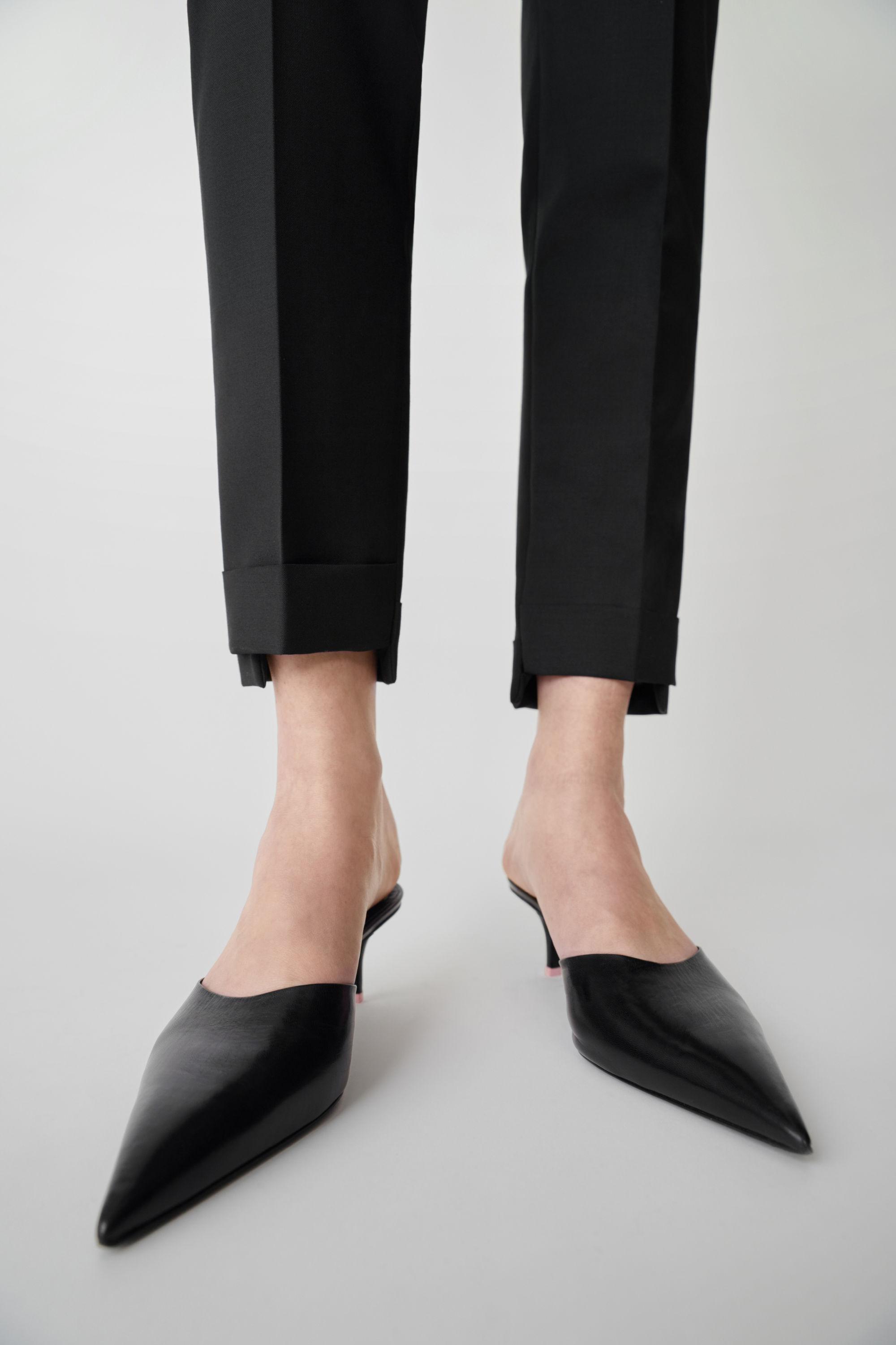pointed toe leather mules