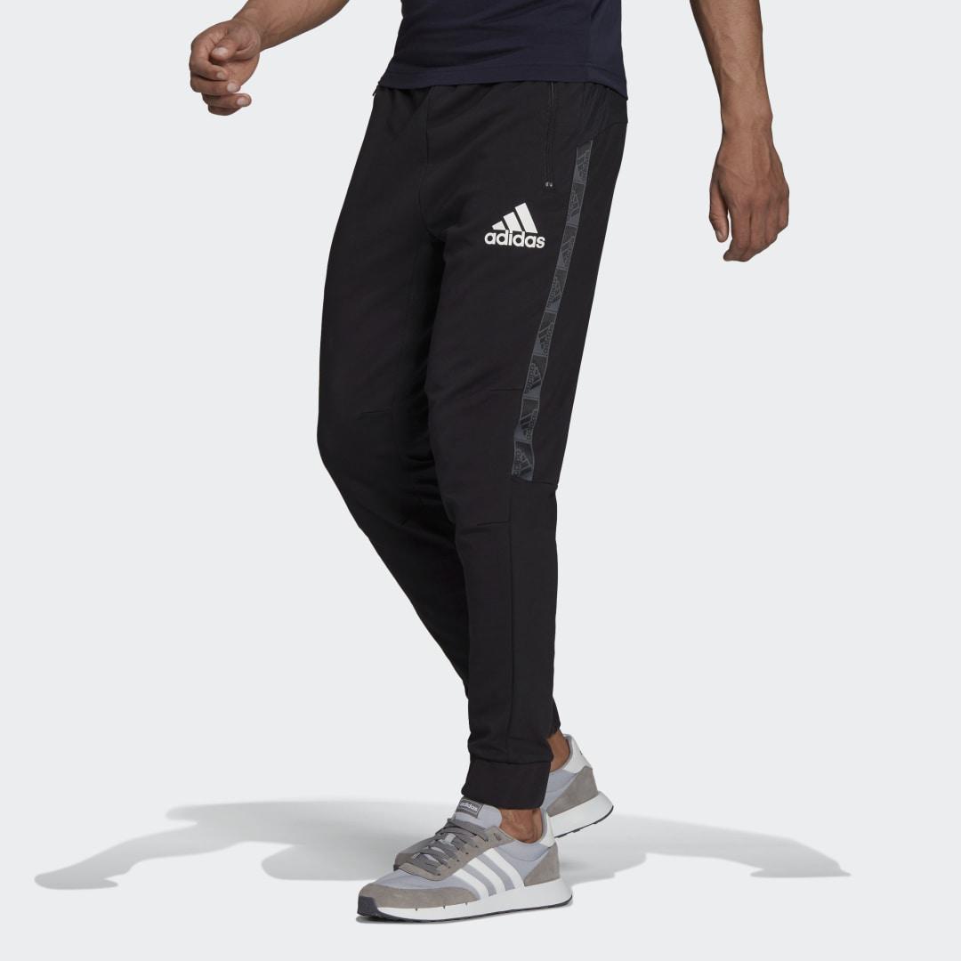 Pantaloni AEROREADY Designed To Move Sport Motion Logo da Uomo di adidas in  Nero | Lyst