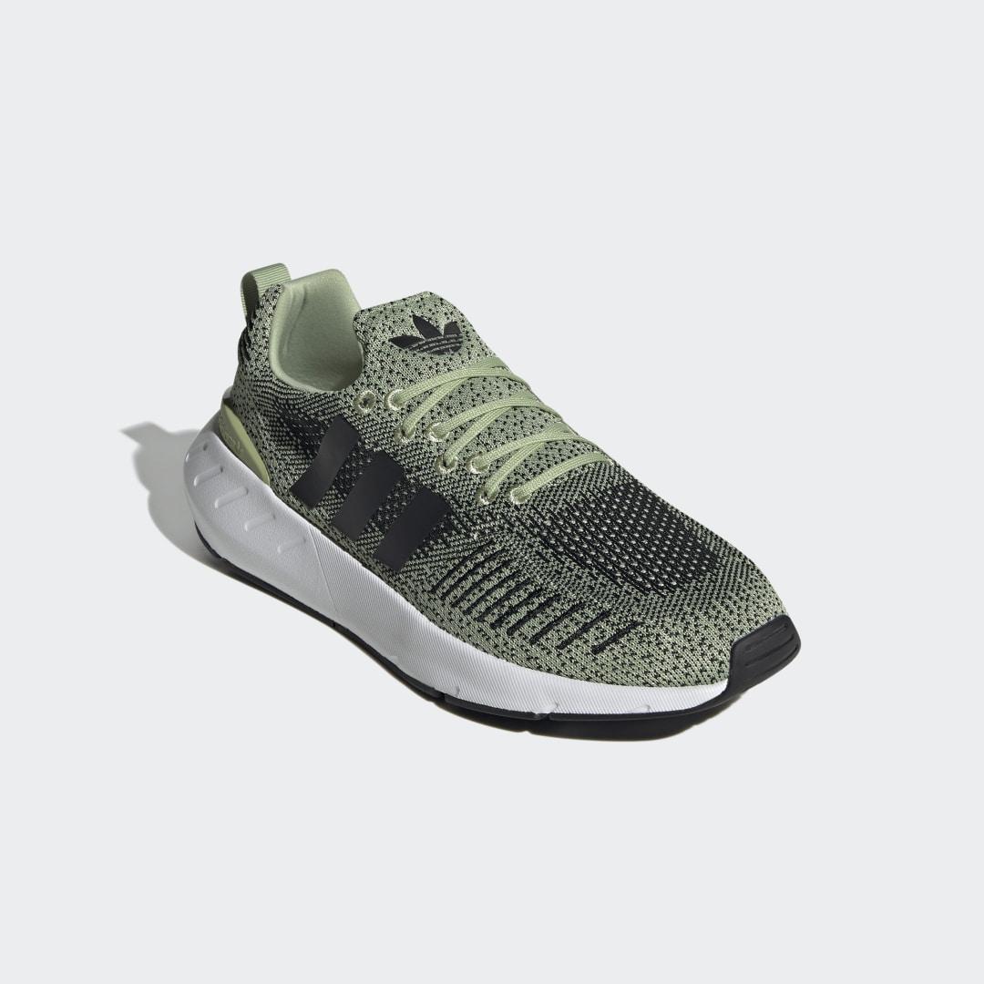 Olive green adidas swift run online