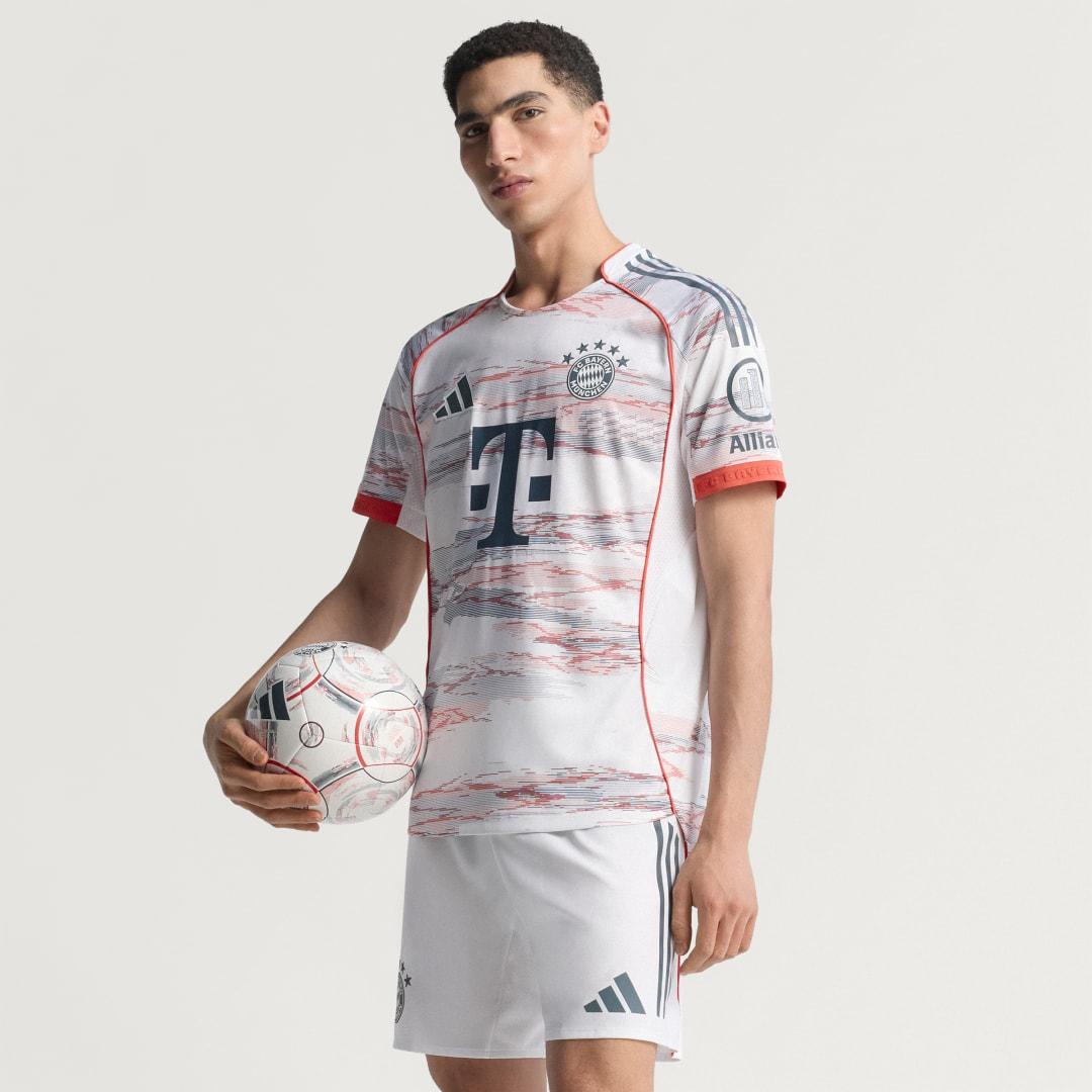 Amazon Bayern MÃ¼nchen Shorts Herren Kit Pharrell Williams Bayern