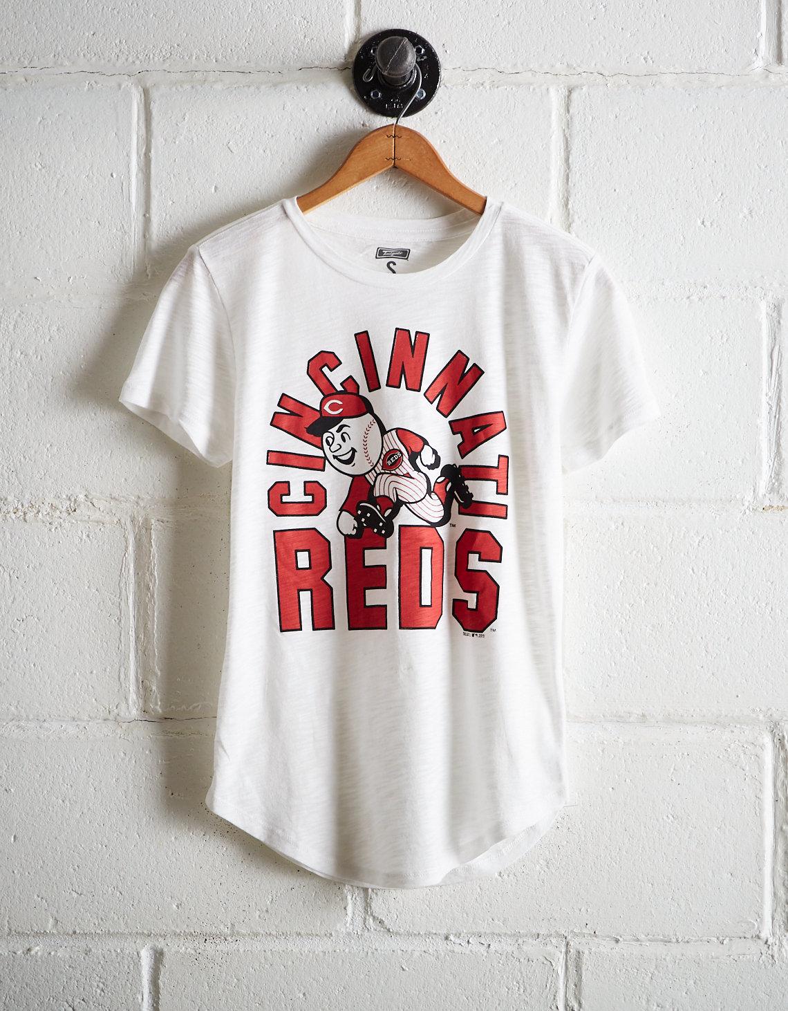 white cincinnati reds t shirt