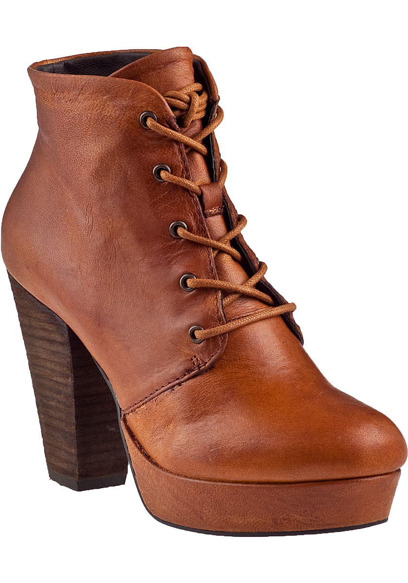 steve madden nadalie bootie cognac