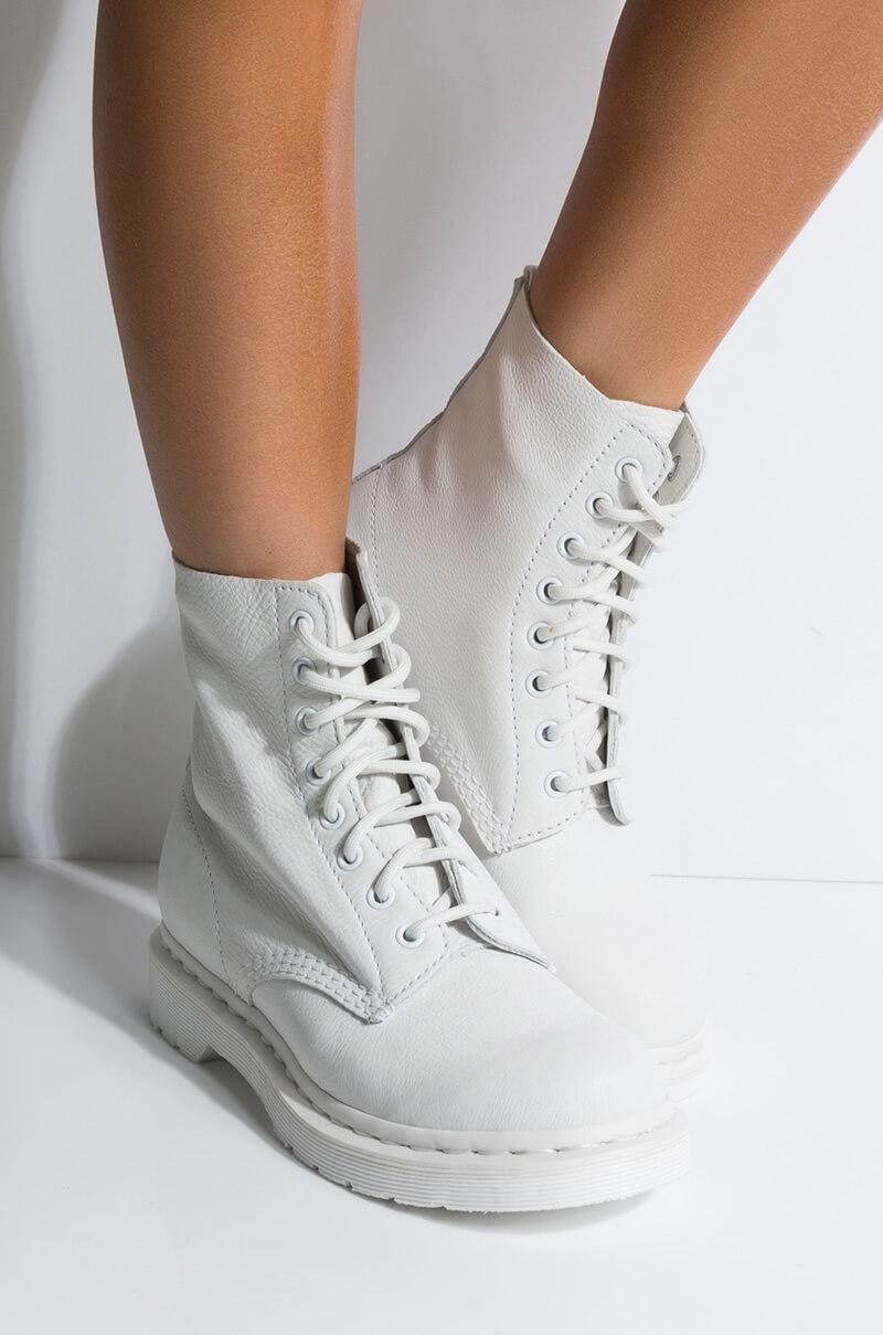 Dr. Martens Leather Womens 1460 Pascal Mono Virginia Boot In White - Lyst