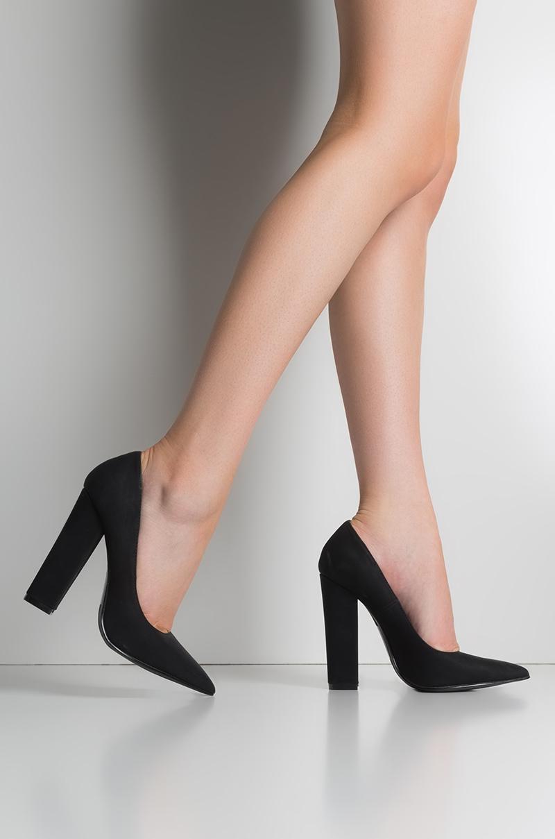 black pointed toe chunky heels
