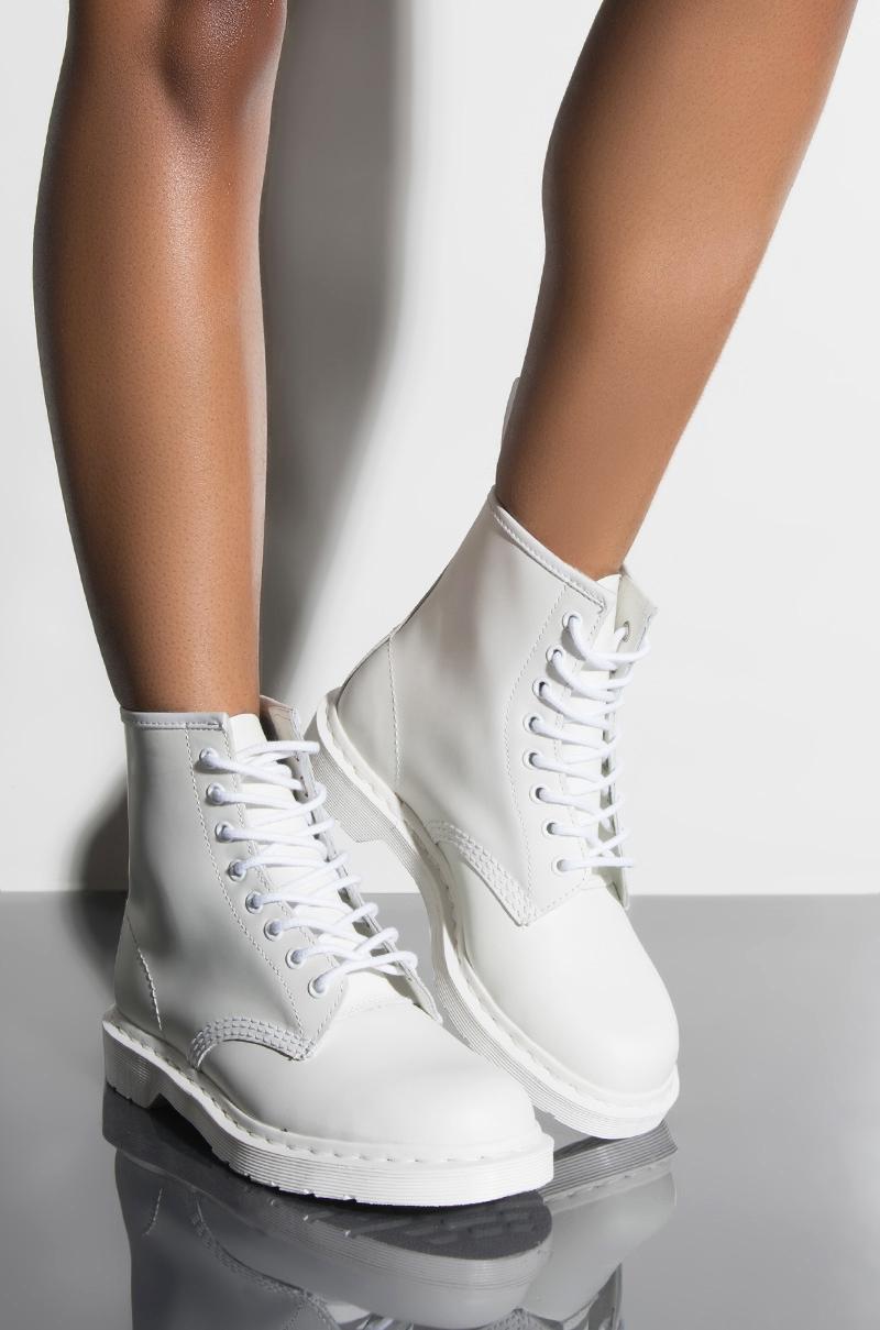 White Smooth Dr Martens Clearance Sale, UP TO 63% OFF |  www.realliganaval.com