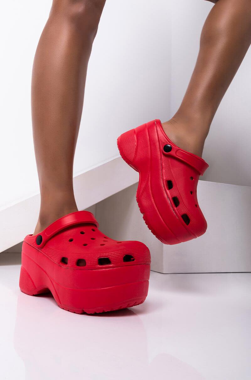 platform crocs akira