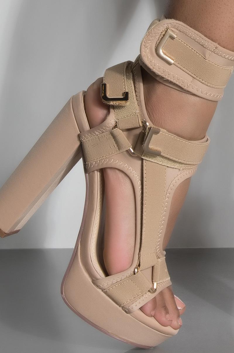 platform crocs akira