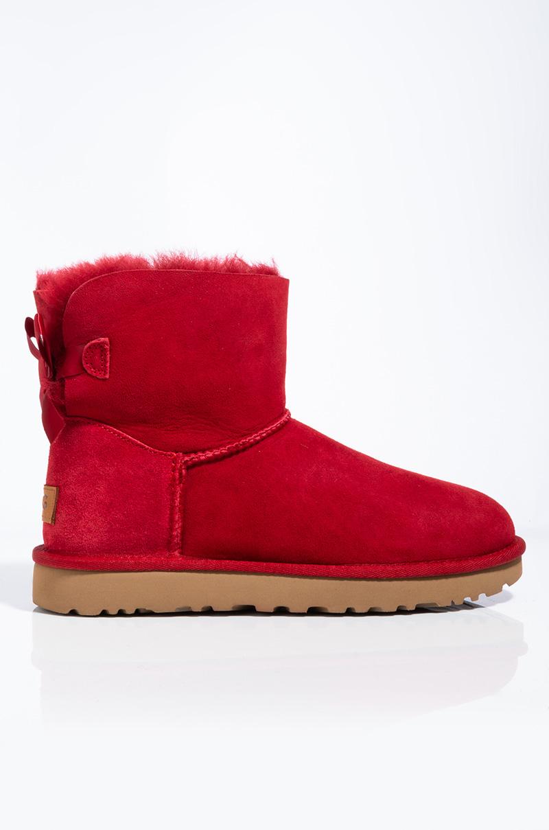 red uggs with white bow