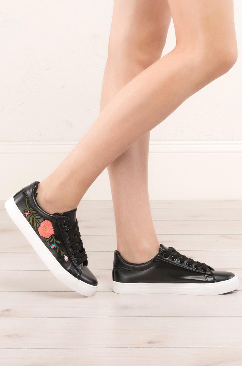 AKIRA Leather Embroidery Floral Sneakers in Black Lyst