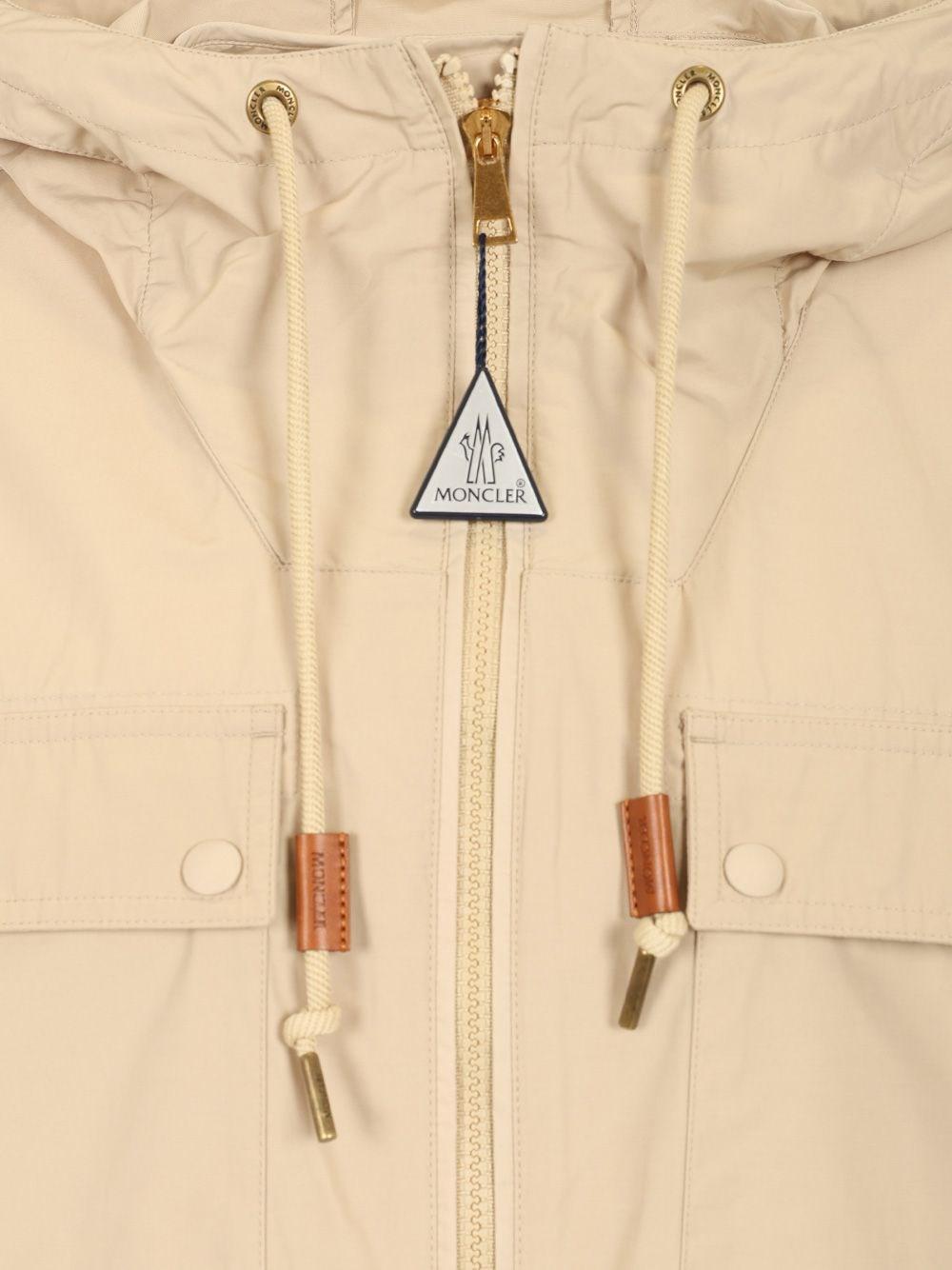 【送料&関税込】Moncler Sauvan Short Parka Sauvan parka in beige - Moncler | Mytheresa