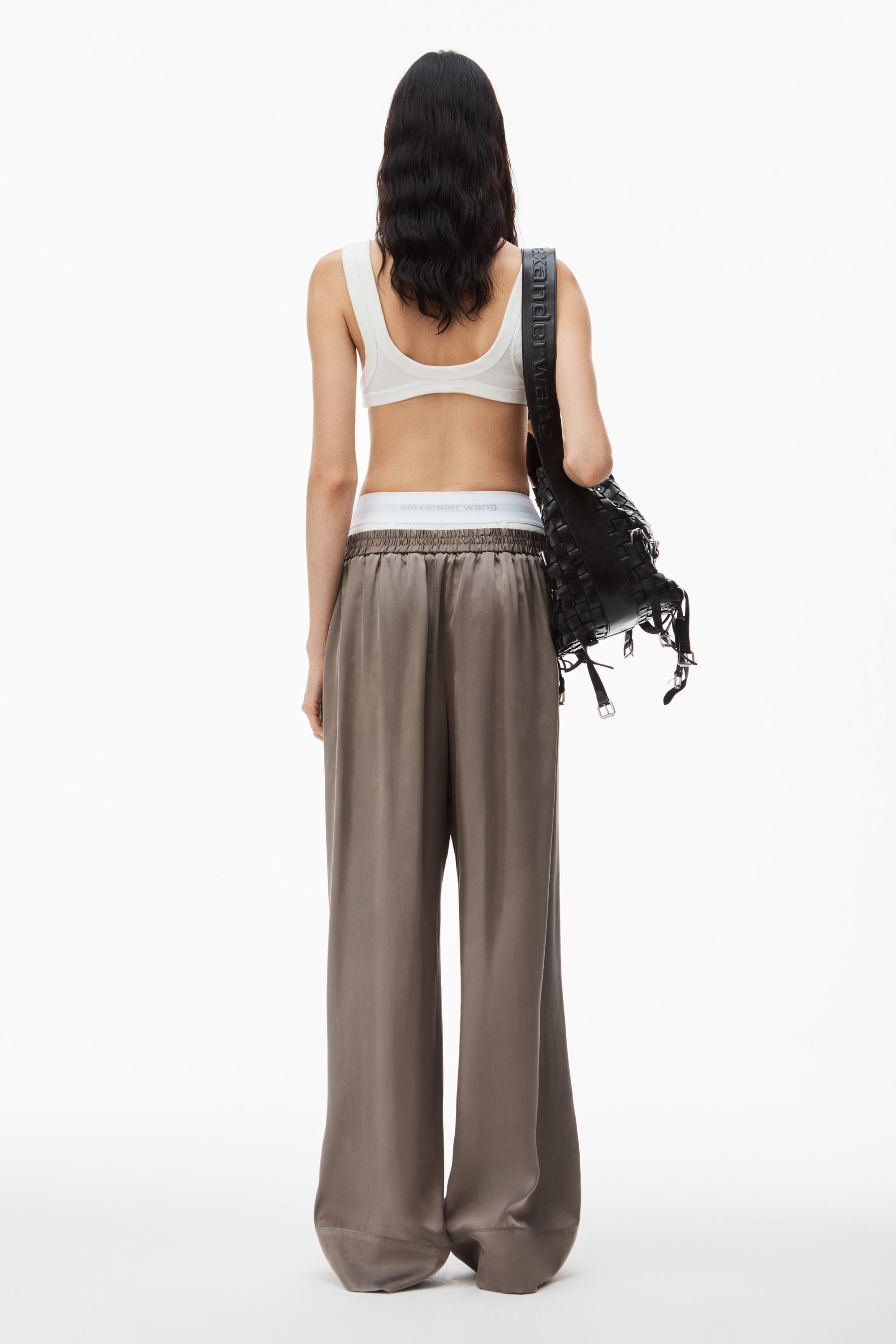 【NEWALRIN】 Newalrin emblem nylon wide Pants ♥2C New item) Newalrin emblem nylon wide Pants on Bunjang Global