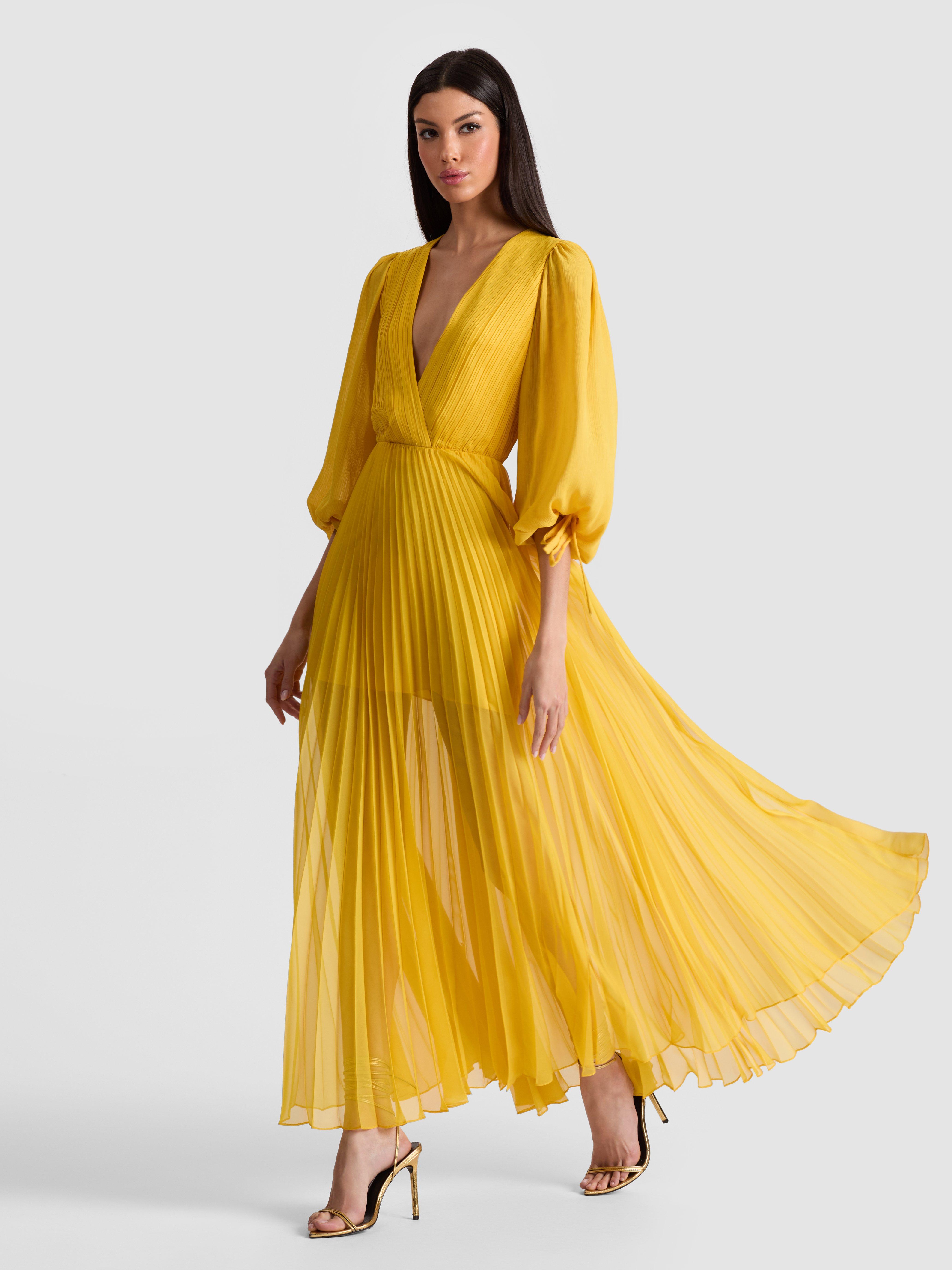 yellow alice and olivia dress NWT + Tallie Deep V Mini Box Pleated In Sunbeam Wmns Sz S Youve got it Alice and Olivia dress size