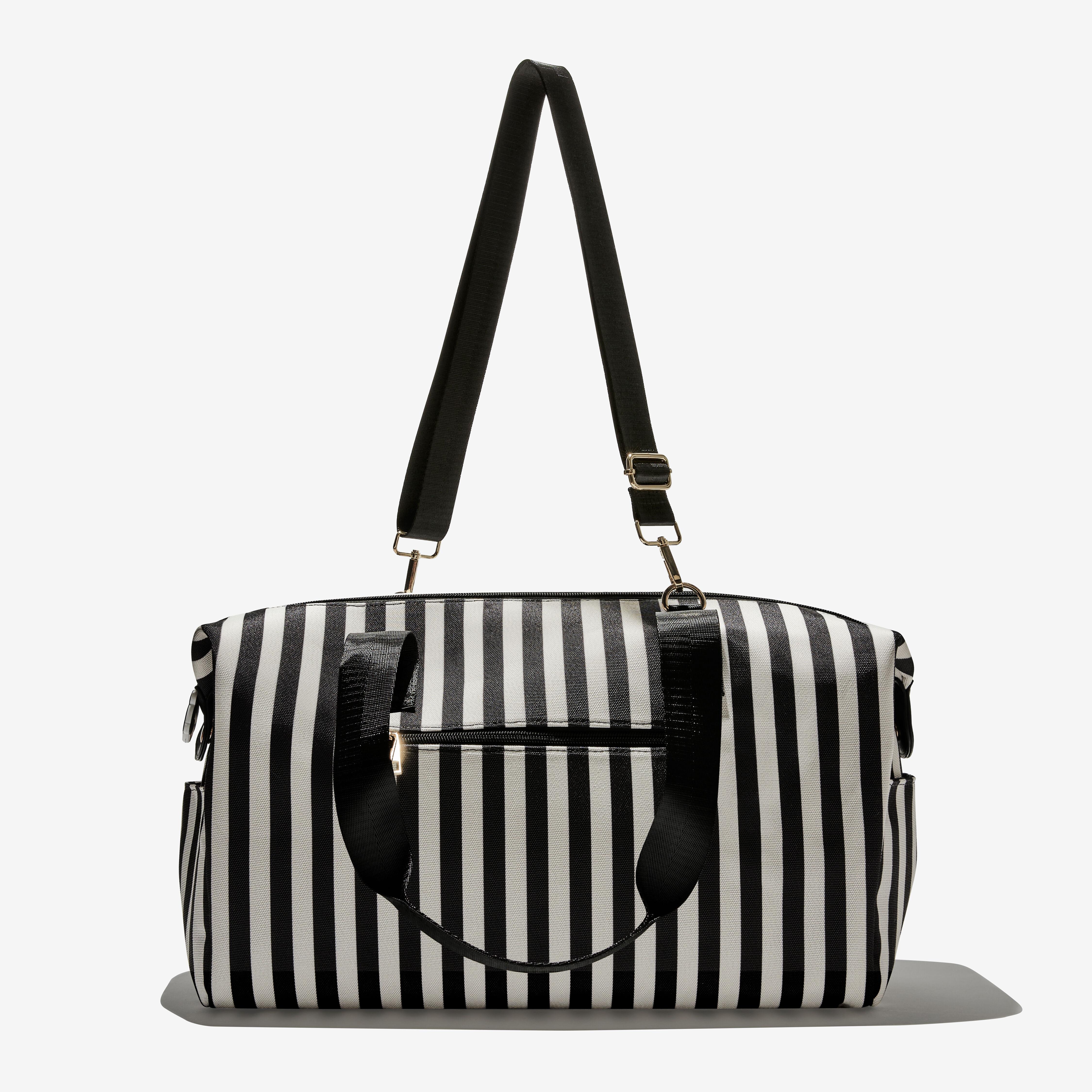 Alice Olivia A o X Fabfitfun Duffle Bag in Black Lyst