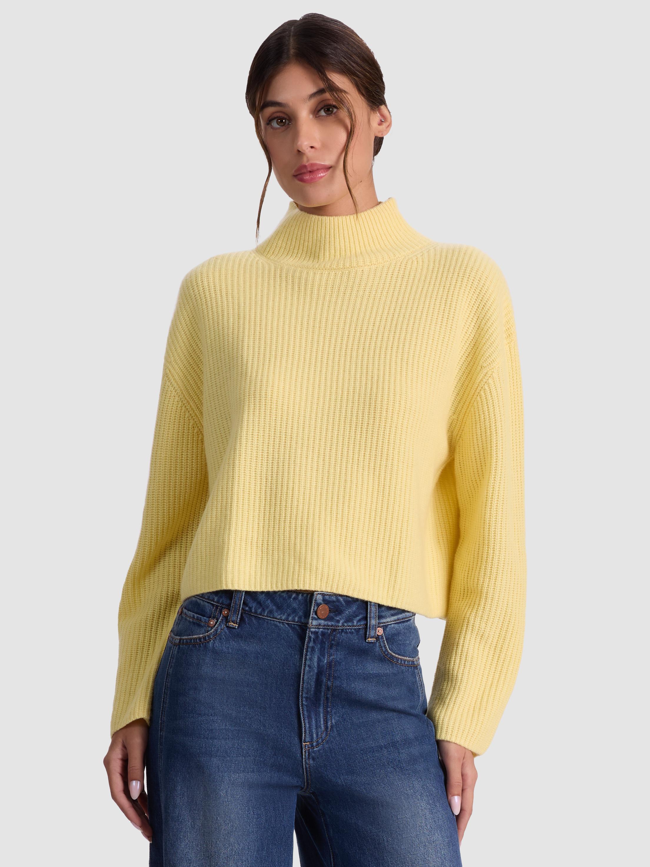 Alice + Olivia Nance Cashmere Turtleneck in Yellow | Lyst