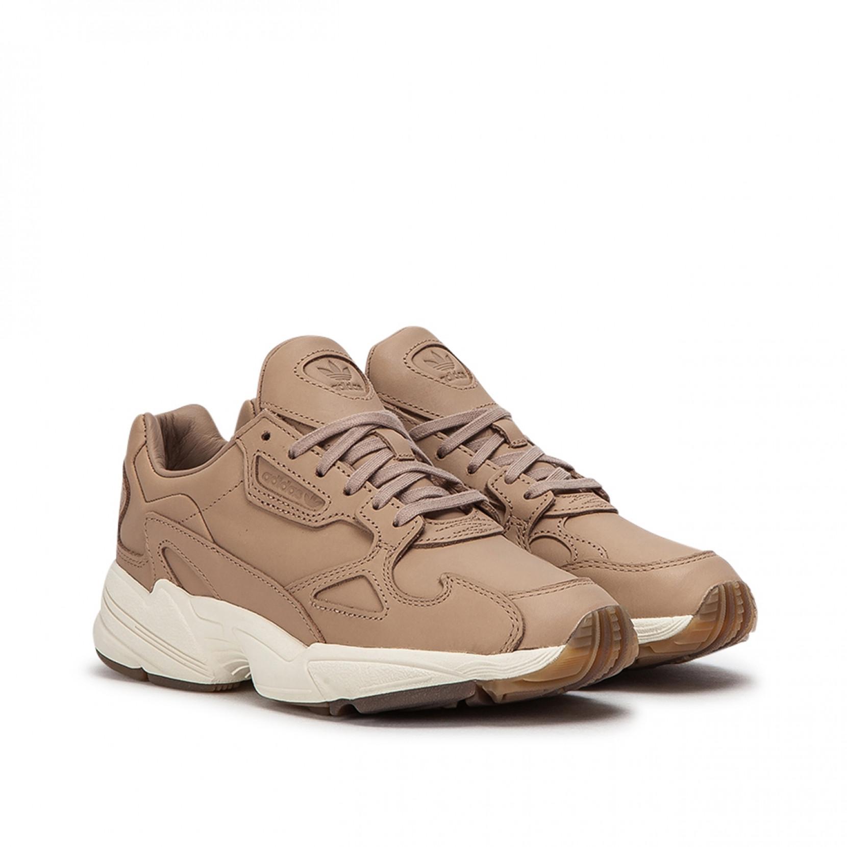 adidas orignals premium leather falcon trainers in beige