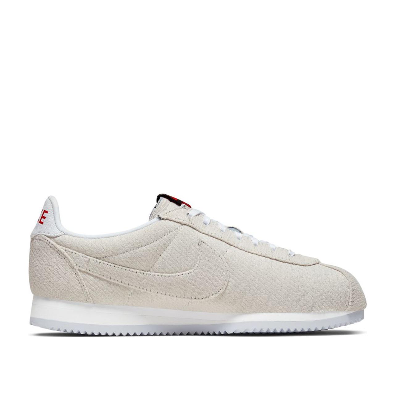 nike stranger things cortez upside down
