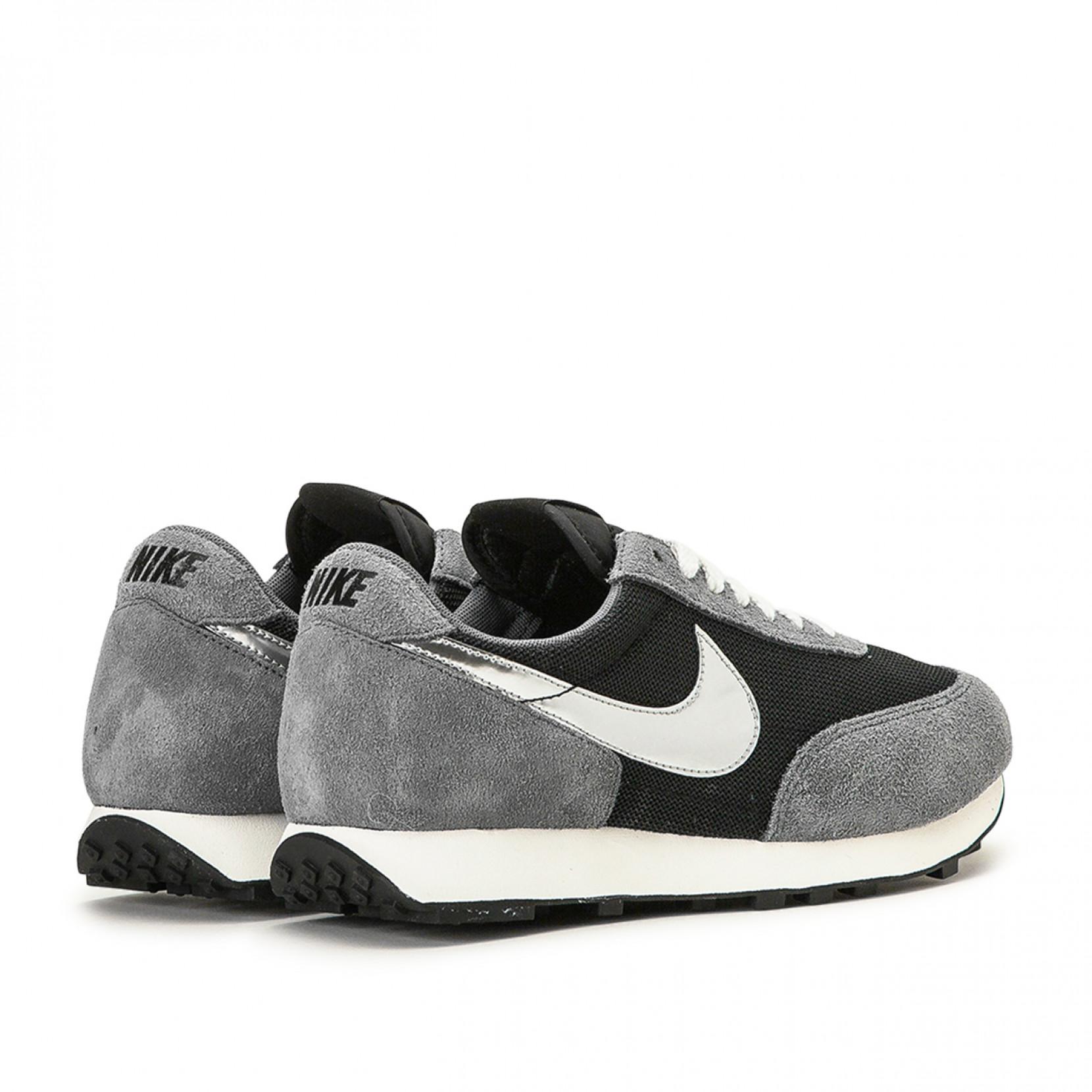 nike daybreak sp men's shoe stores