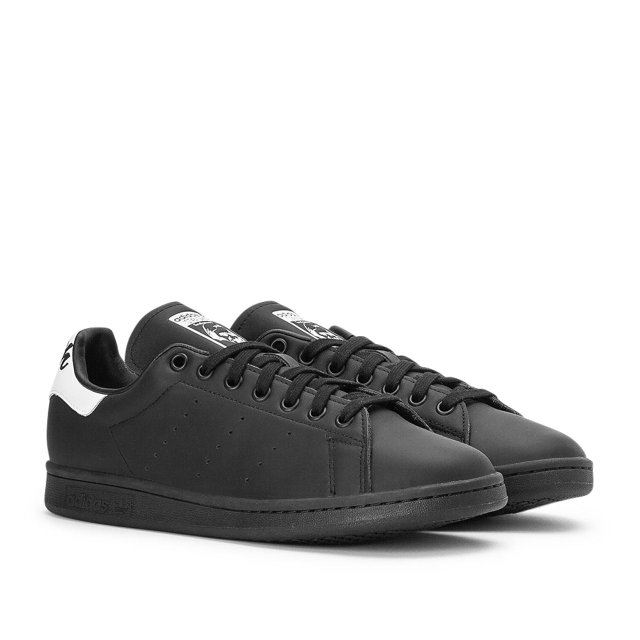 stan smith all black leather