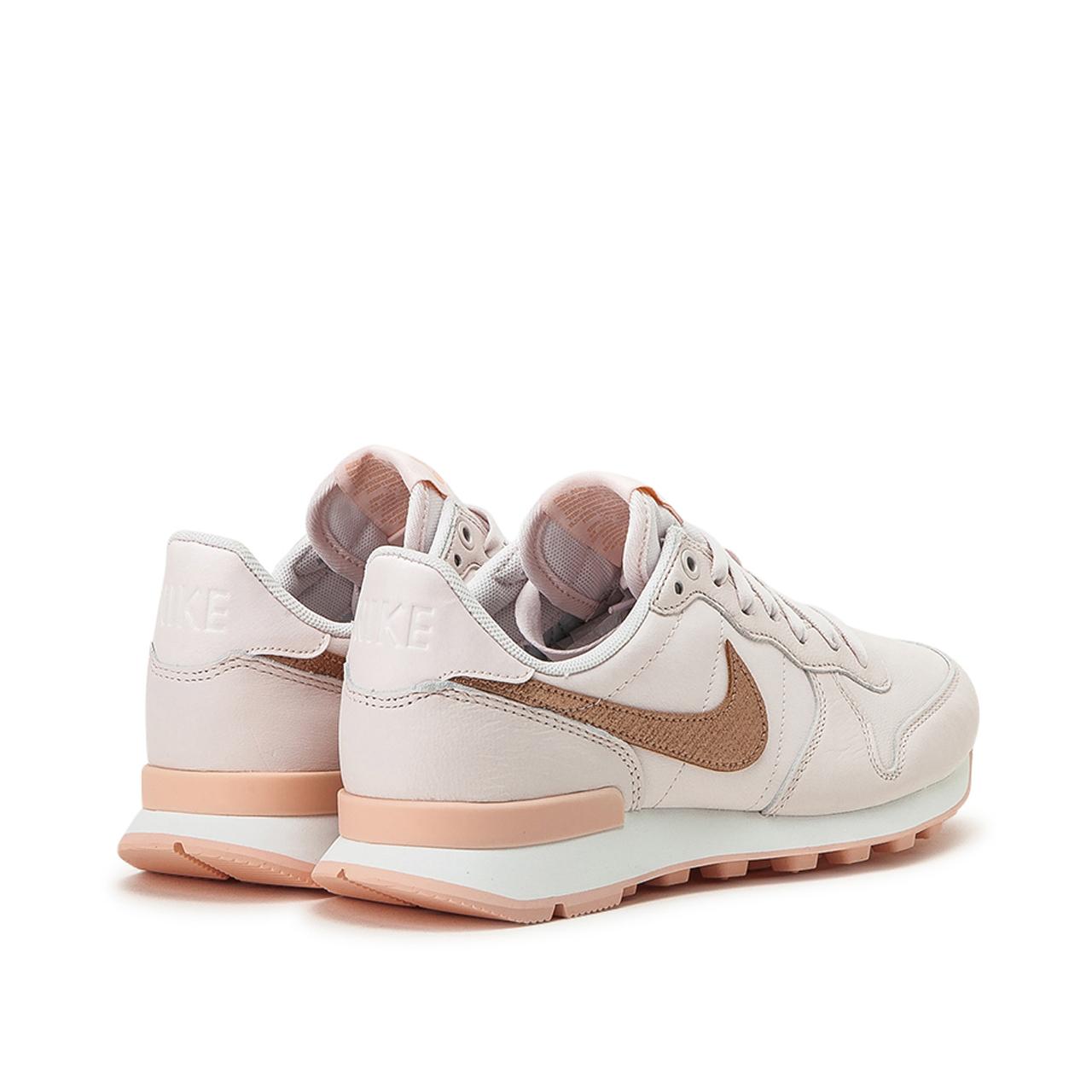 pink nike internationalist trainers