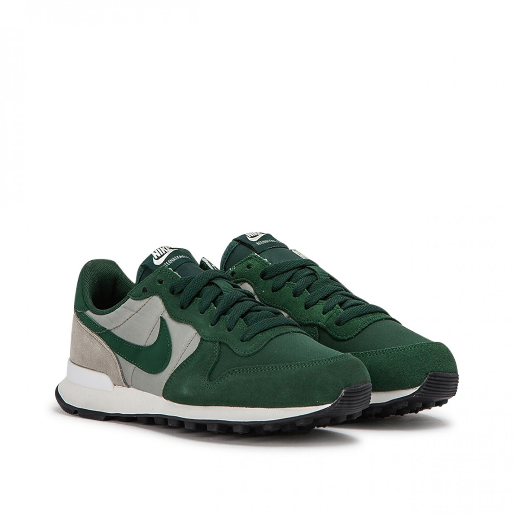 nike internationalist green mens
