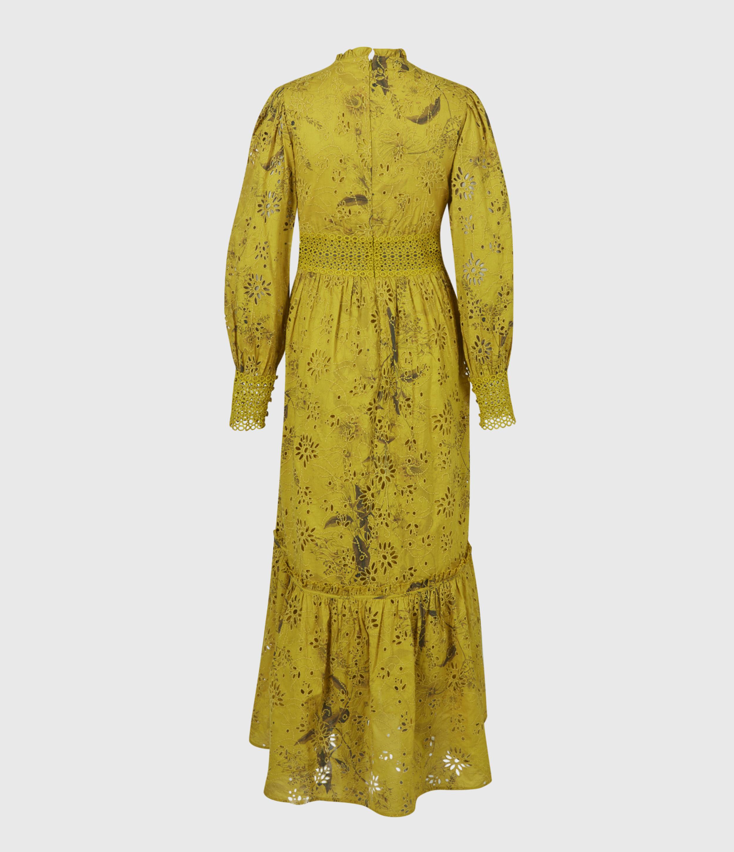 Let's talk about the golden saints fashion clothes : r/SaintSeiya