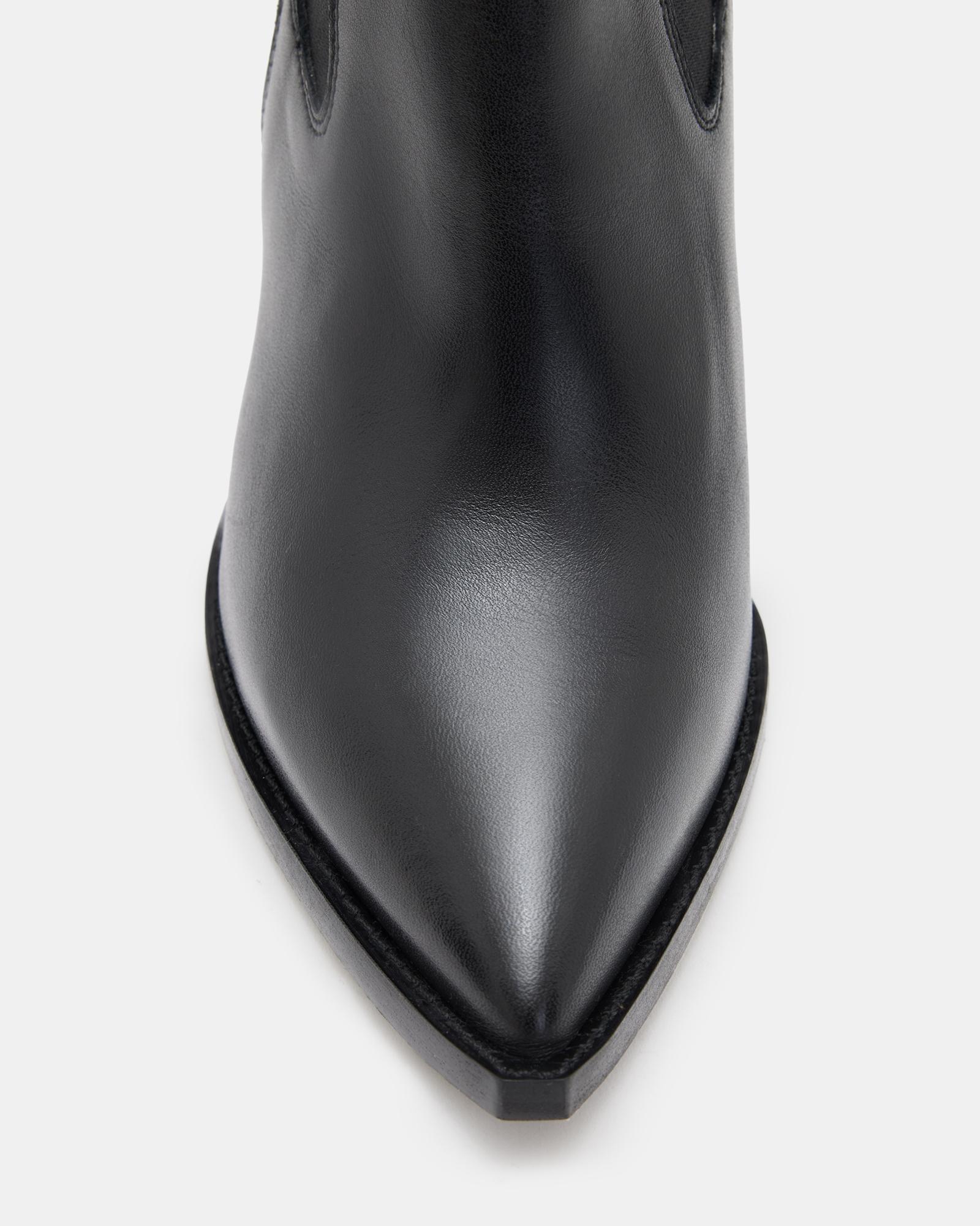 Pointed leather boots 2025