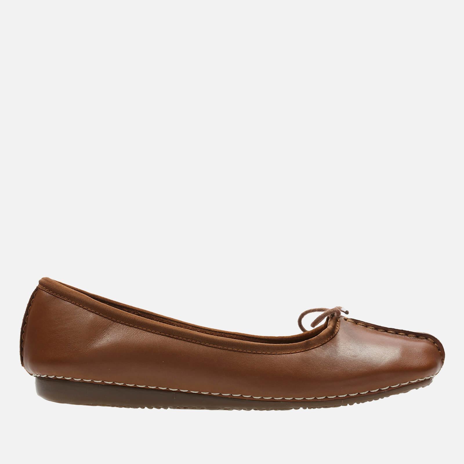 Clarks Freckle Ice Leather Ballet Flats in Tan (Brown) | Lyst