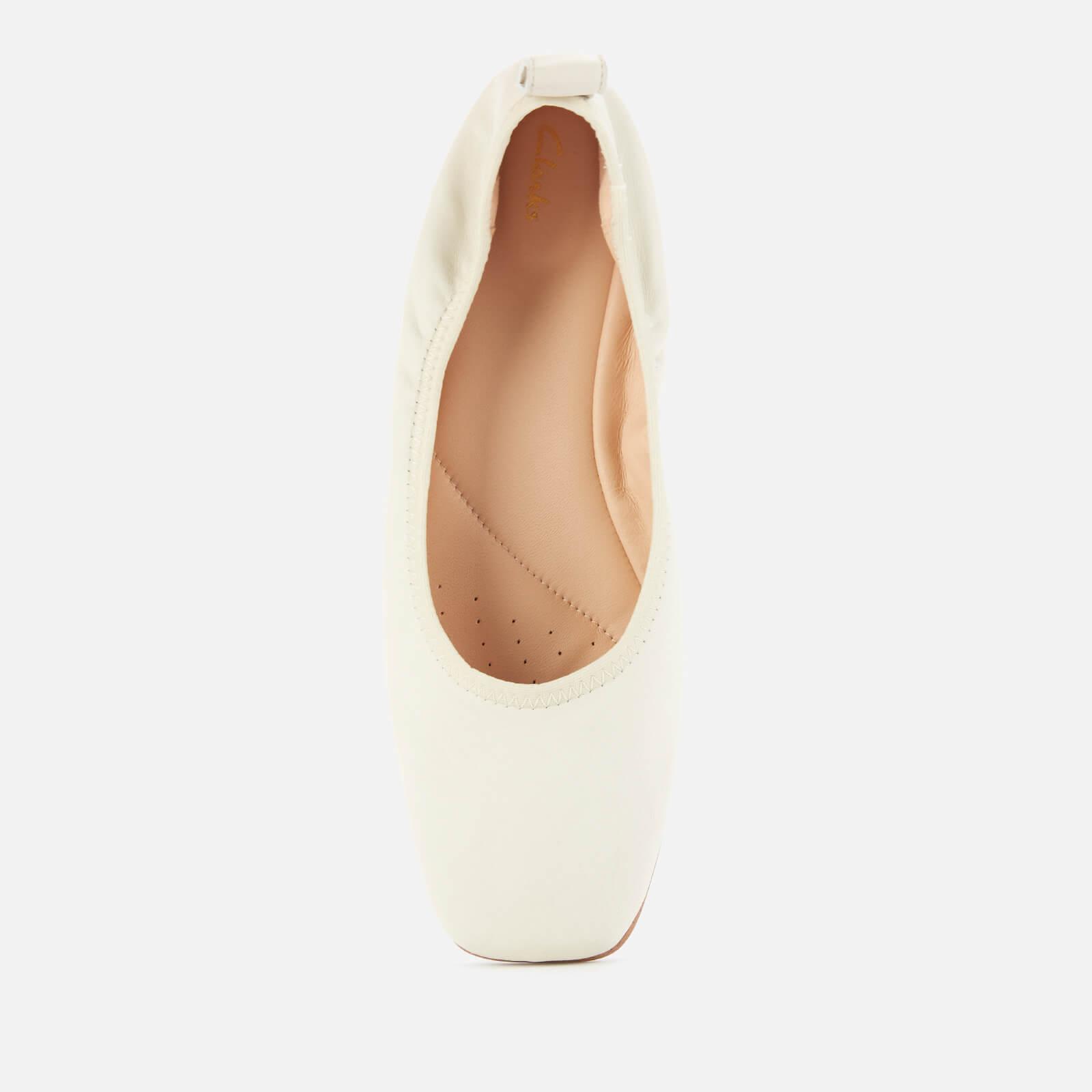 Clarks Pure Leather Ballet Flats in White |