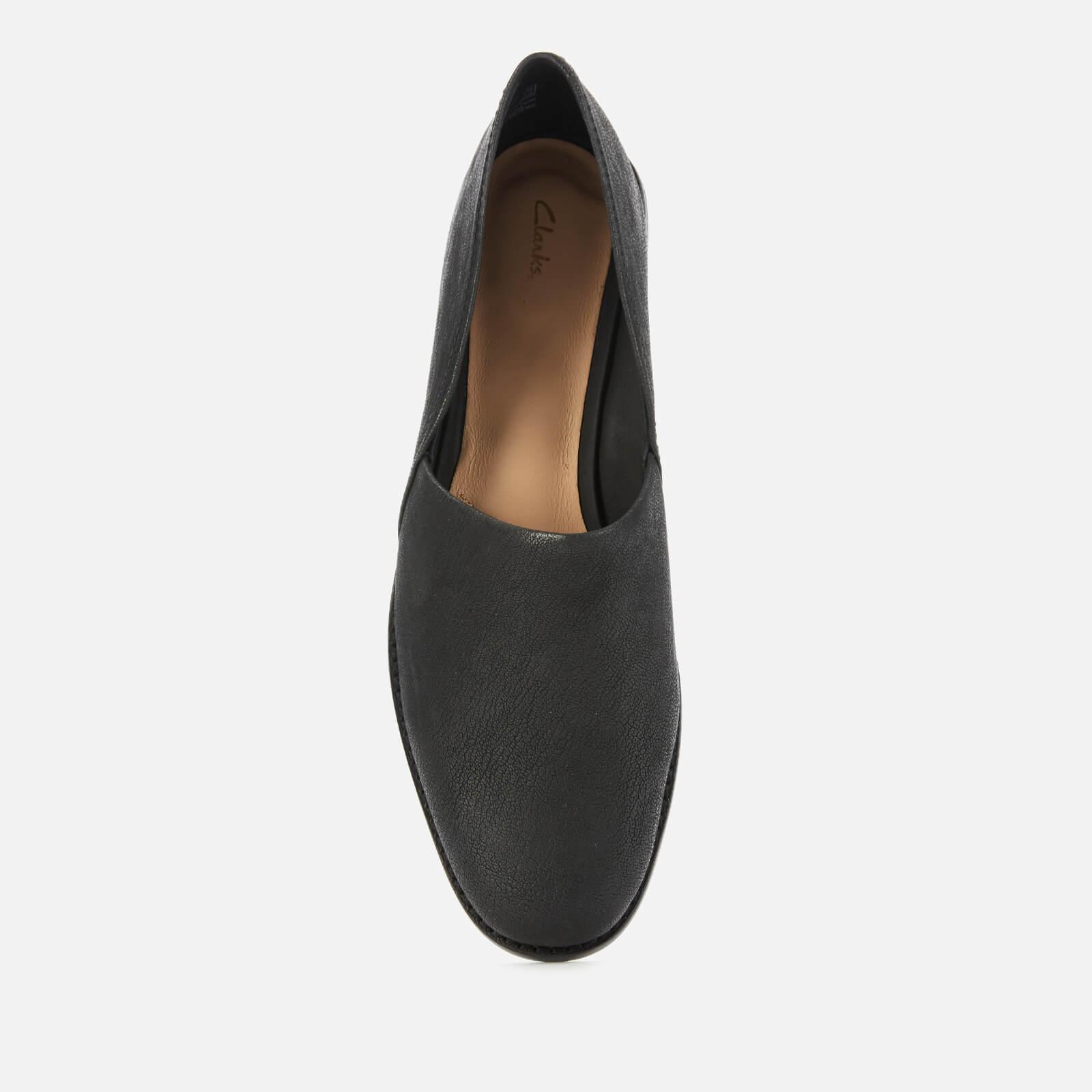 Clarks Pure Easy Leather Flats in Black | Lyst