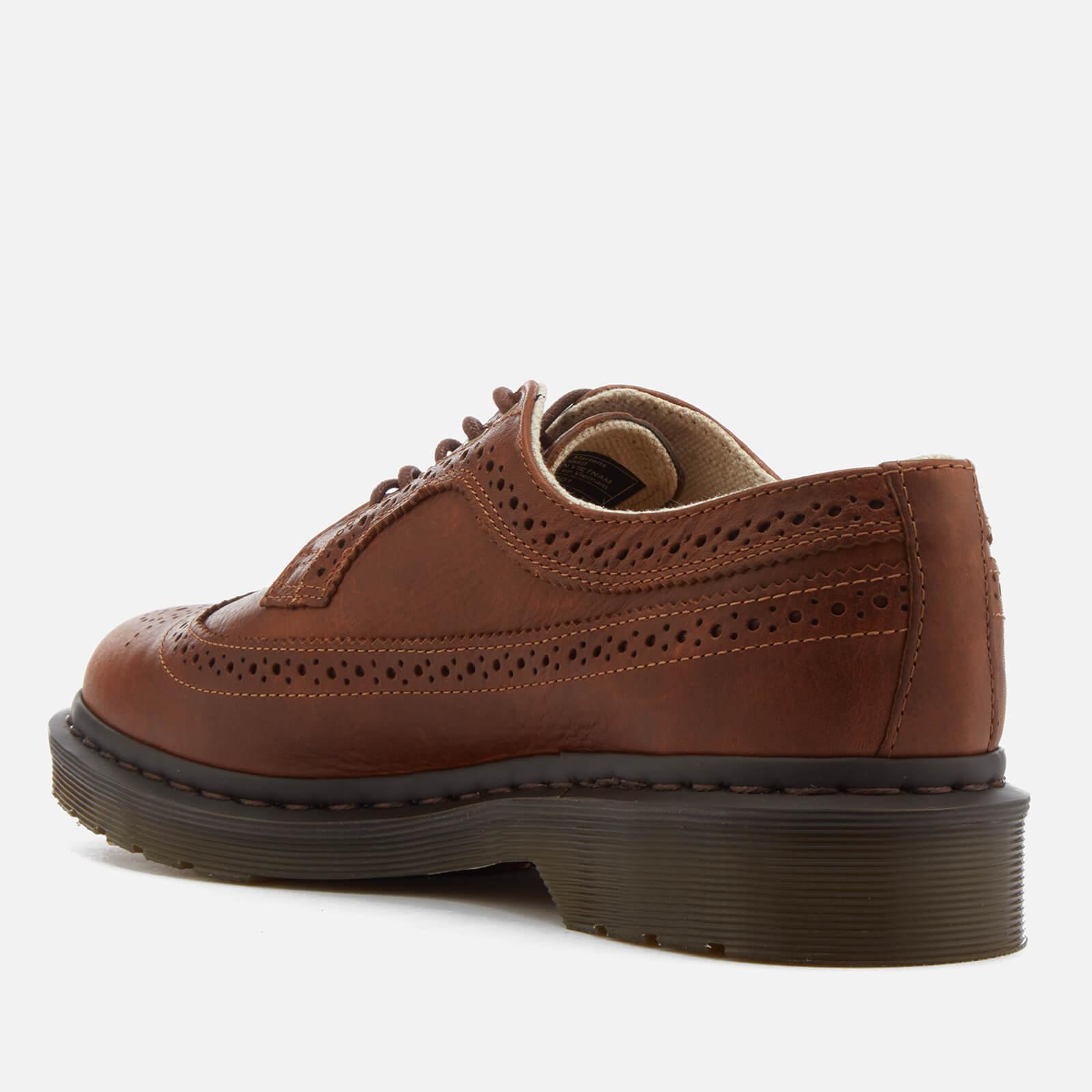men brown wingtip shoes