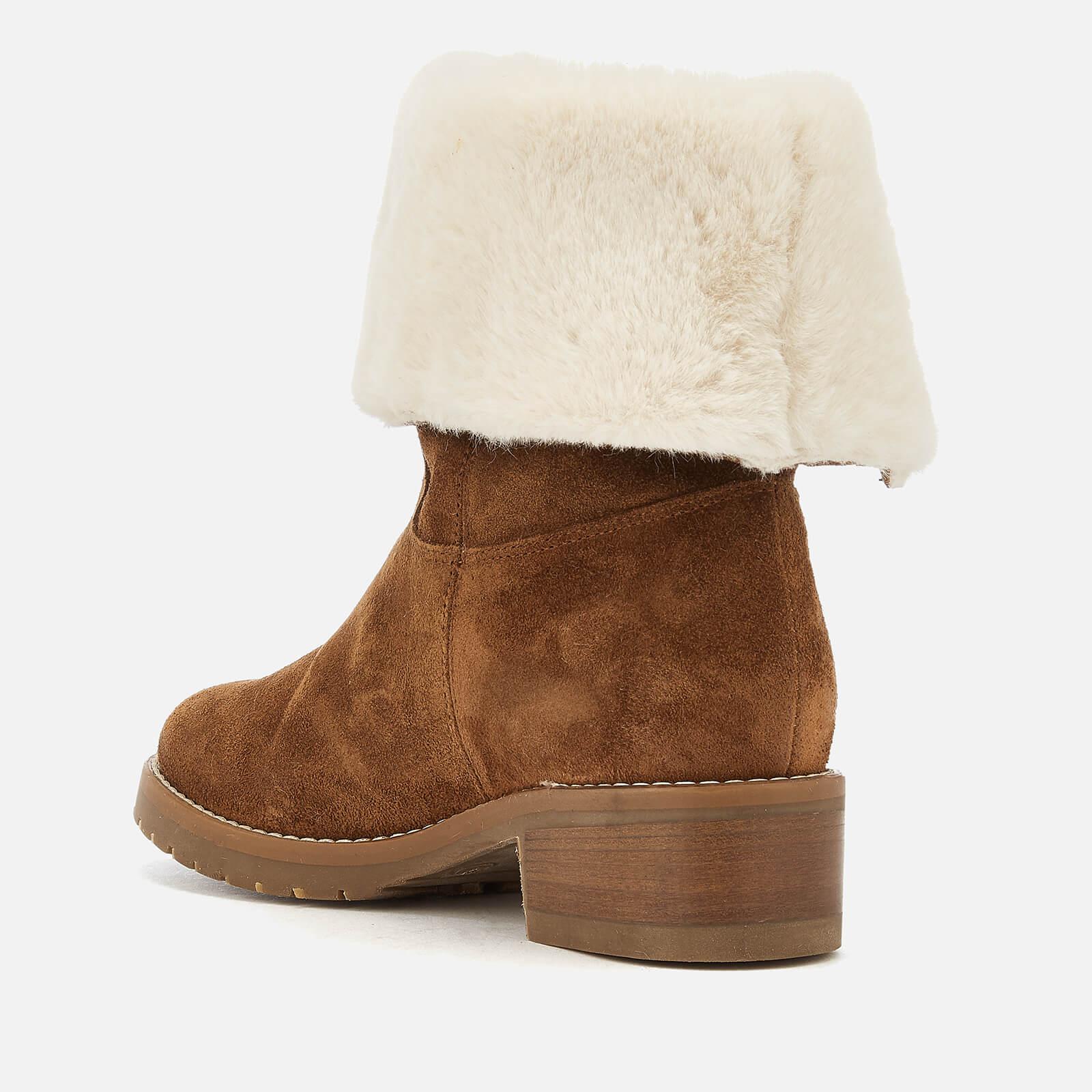 carvela snug