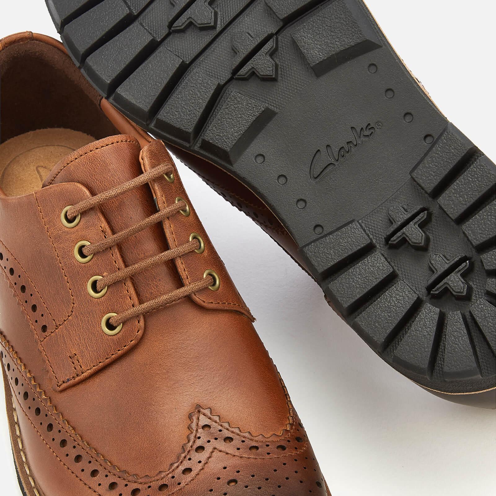 clarks batcombe wing tan