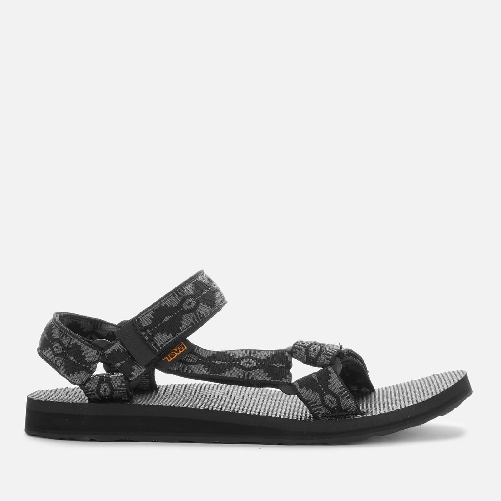 teva elastic sandals