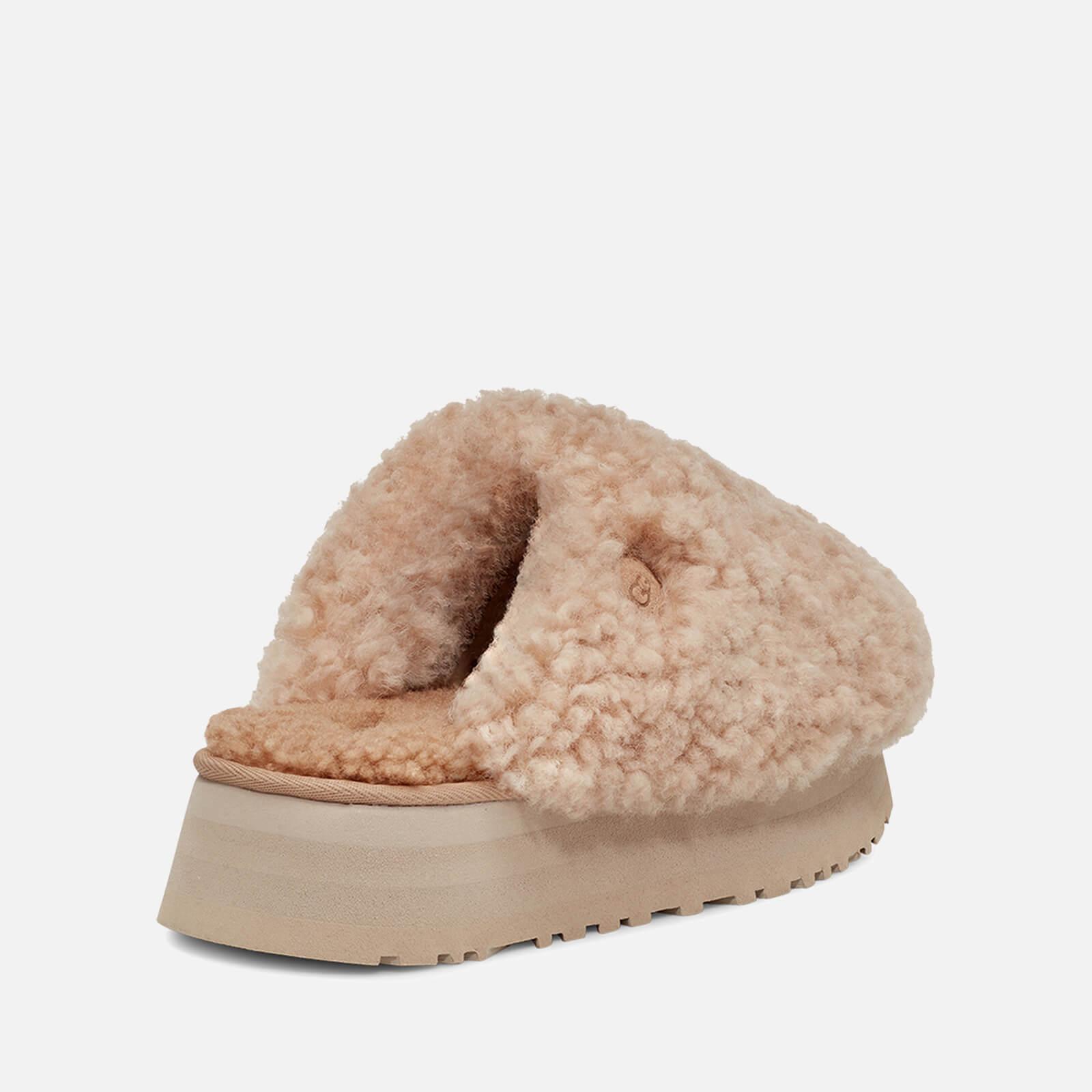 UGG ® Maxi Curly Platform Slipper in Brown | Lyst