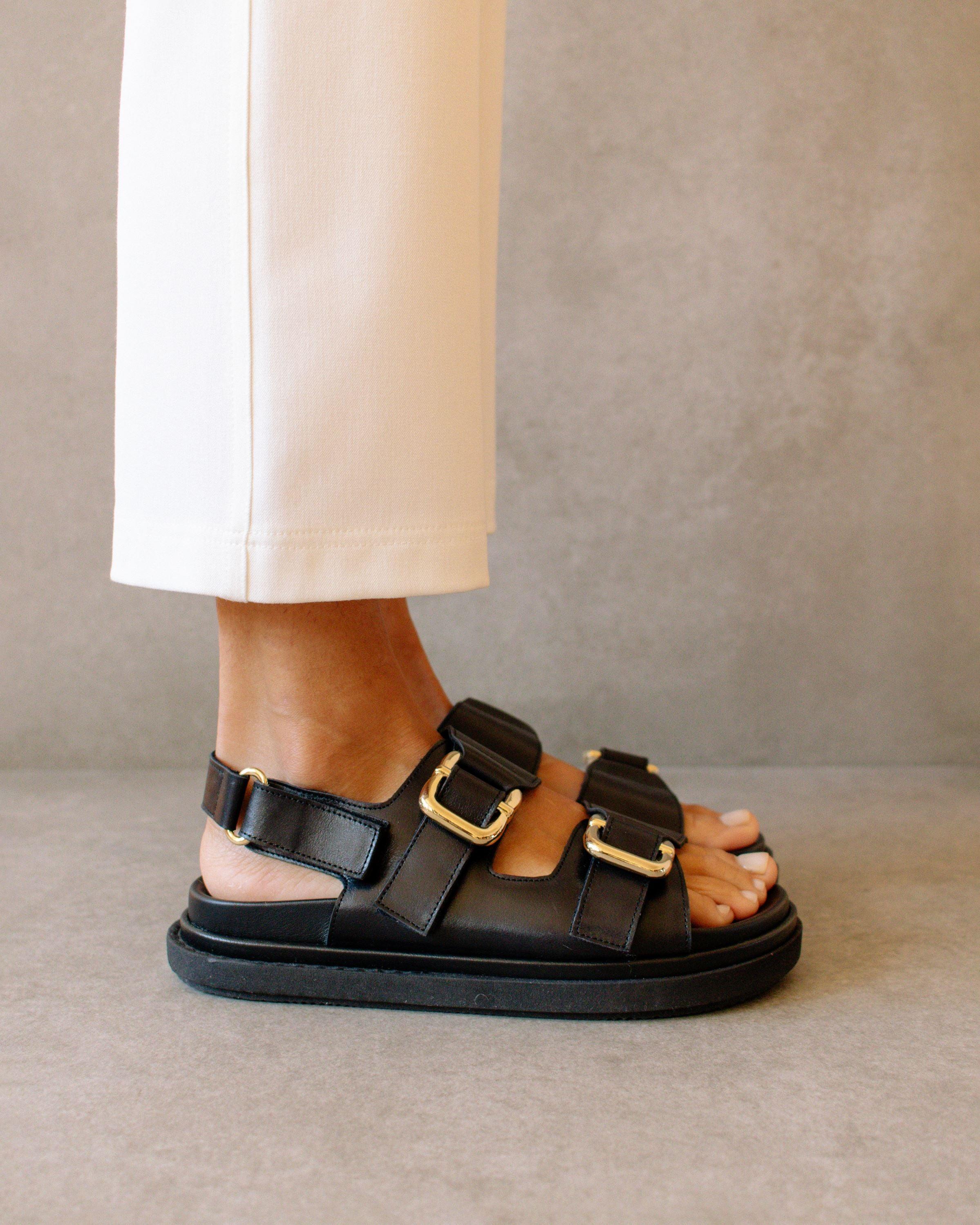 Svegan Harper Black Sandal | Lyst
