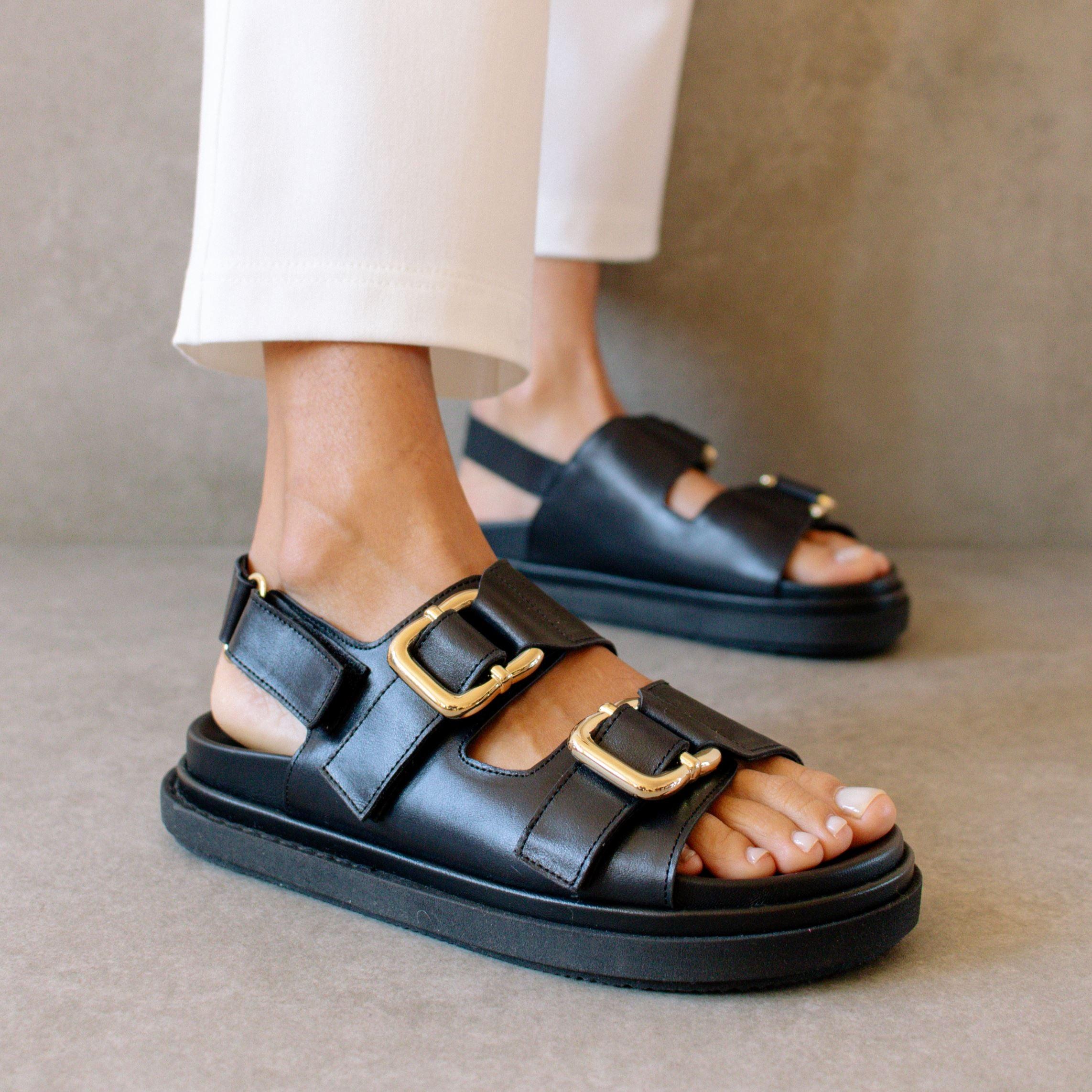 Svegan Harper Black Sandal | Lyst