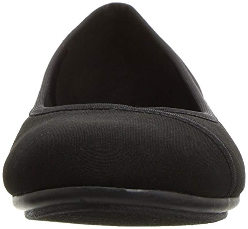 easy spirit gulia flats