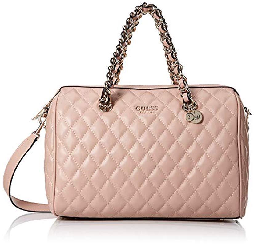 Paris Shoulder Bag сумка guess. Бежевая стеганая сумка guess. Guess Quilted Bag. Guess бежевая стеганая.