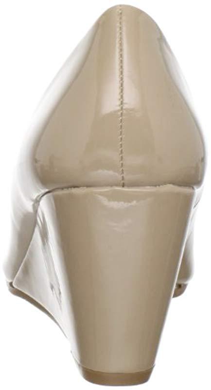 chinese laundry nima wedge pump