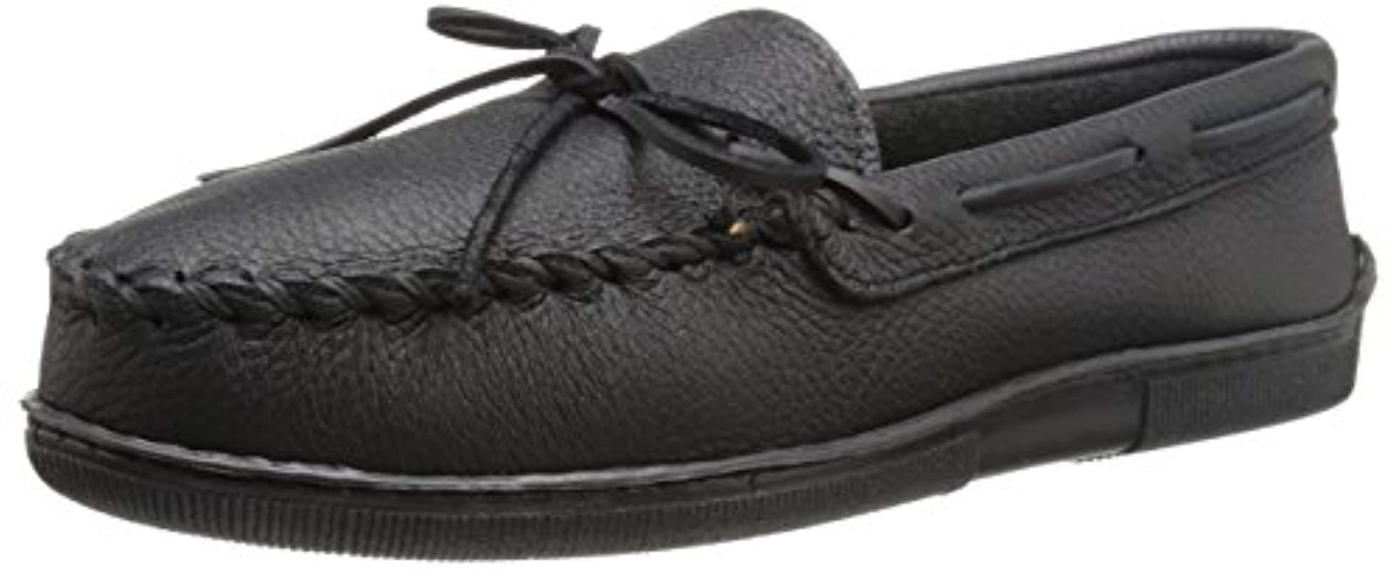 minnetonka moosehide classic moccasins