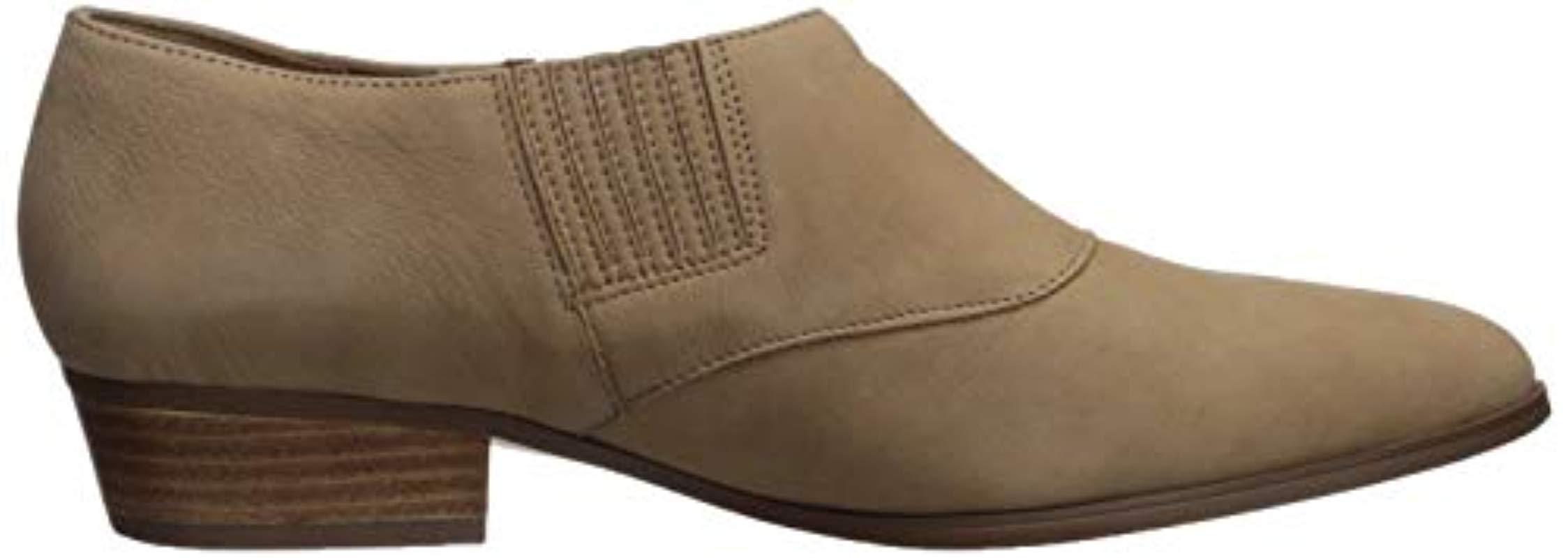 naturalizer blythe bootie