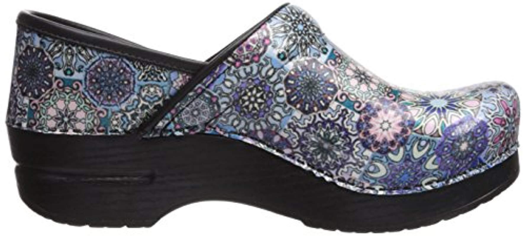 blue tile dansko