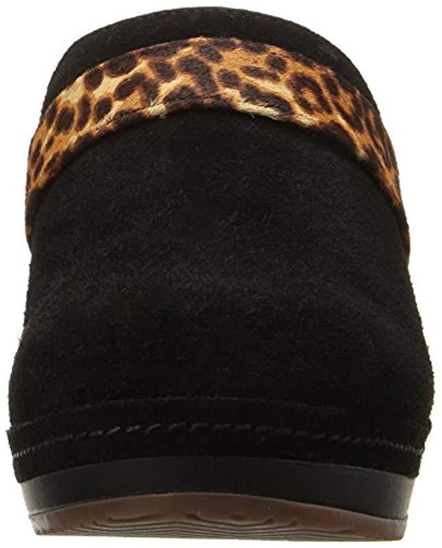 crocs sarah suede clog