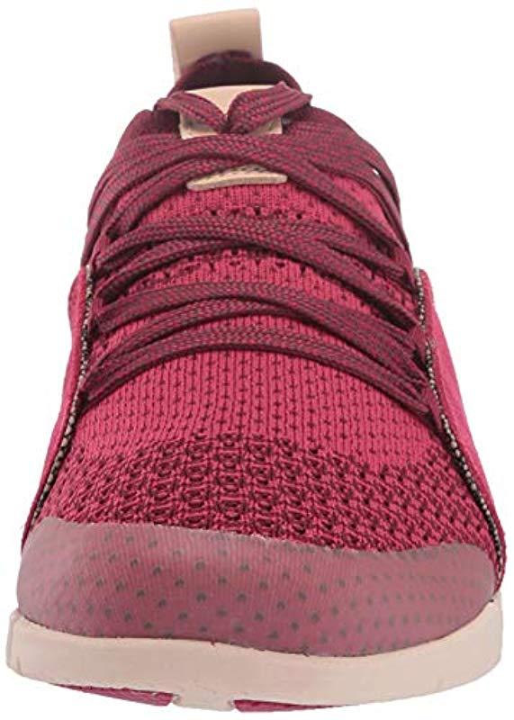 clarks tri amelia berry